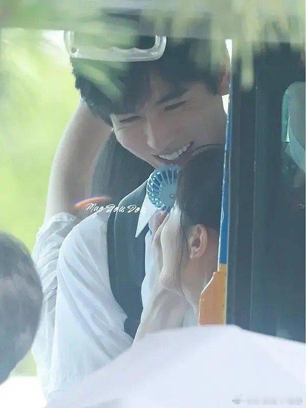 赵今麦张凌赫这俩人土味cp 感还挺强的 ​​​