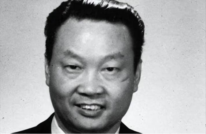 1986年，潜伏美国37年的我国王牌特工金无怠被捕，面对严酷刑罚，他突然来了一句