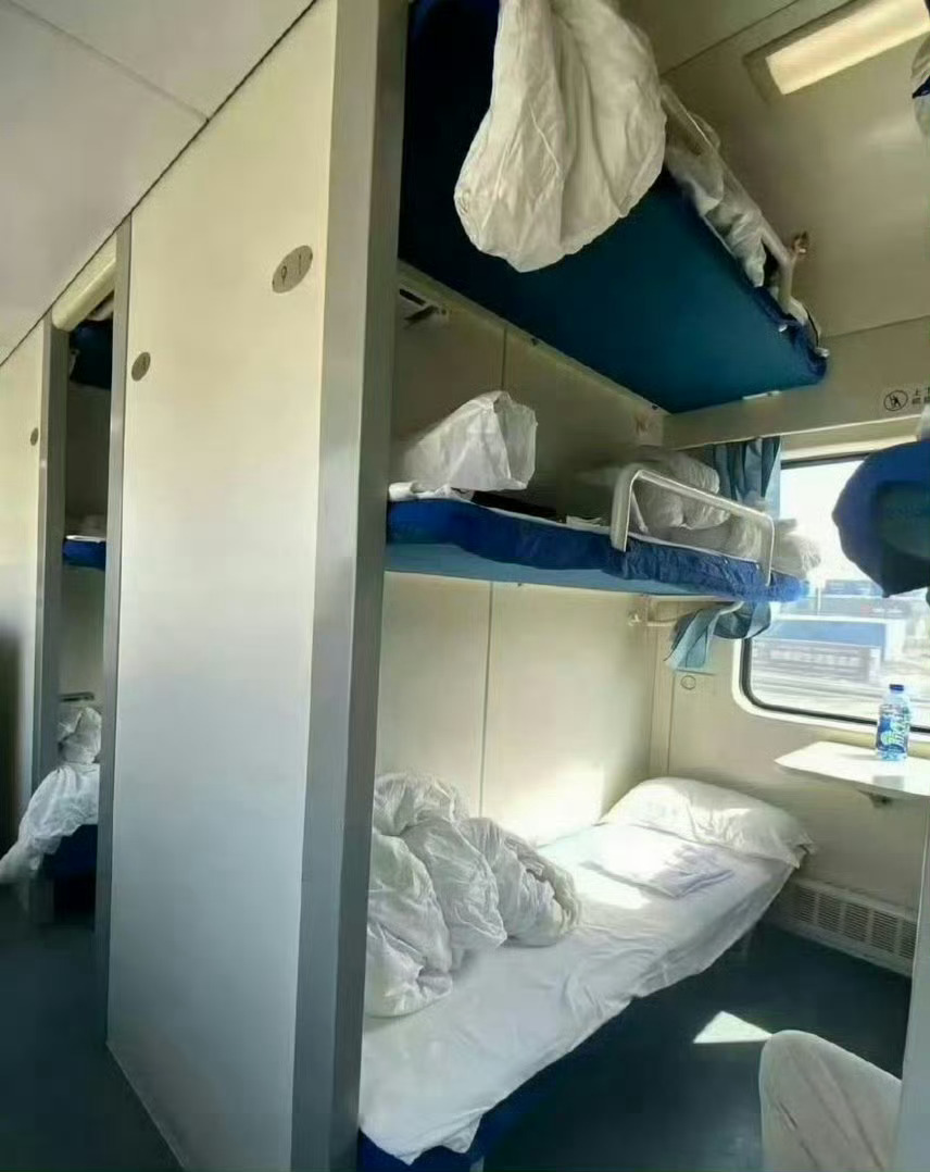 男朋友：你穷成啥样了你买硬卧 
