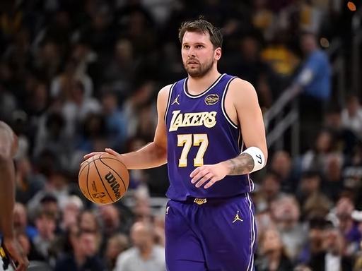 东契奇大概率缺席季后赛前三场！湖人的季后赛之路悬了？

尽管东契奇利用这一周紧急