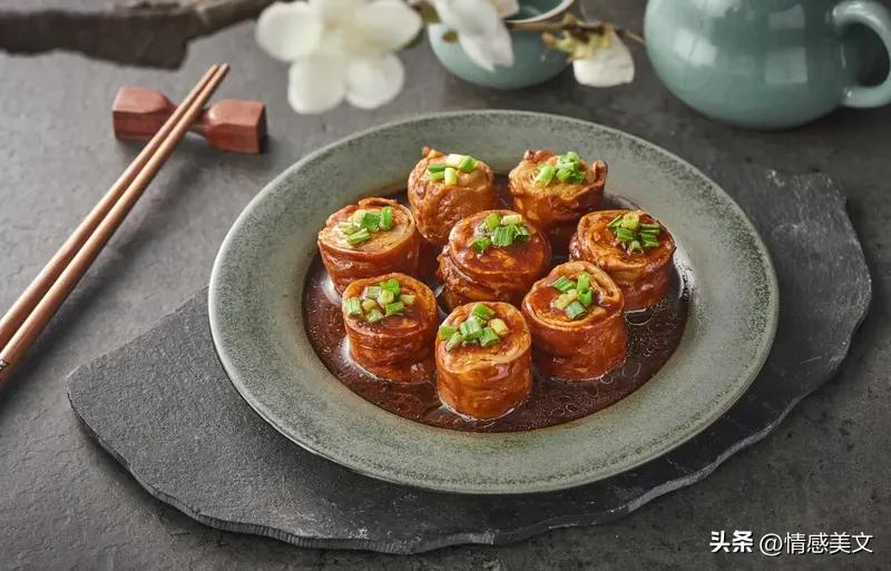 不用追求昂贵的大餐，也不需要精致摆盘，简简单单的家常味道就足够动人。新鲜的食材经