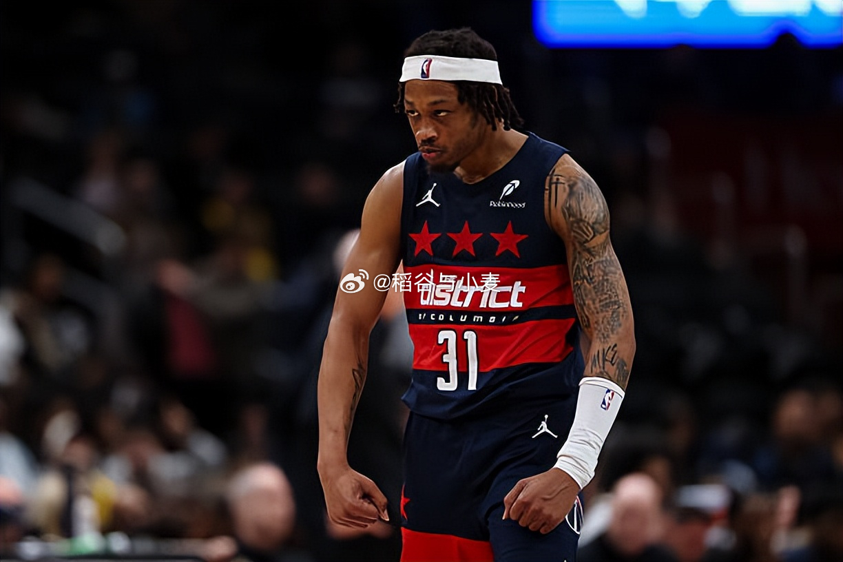 根据NBA内部人士Chris Haynes透露，经纪人Daniel Hazan告