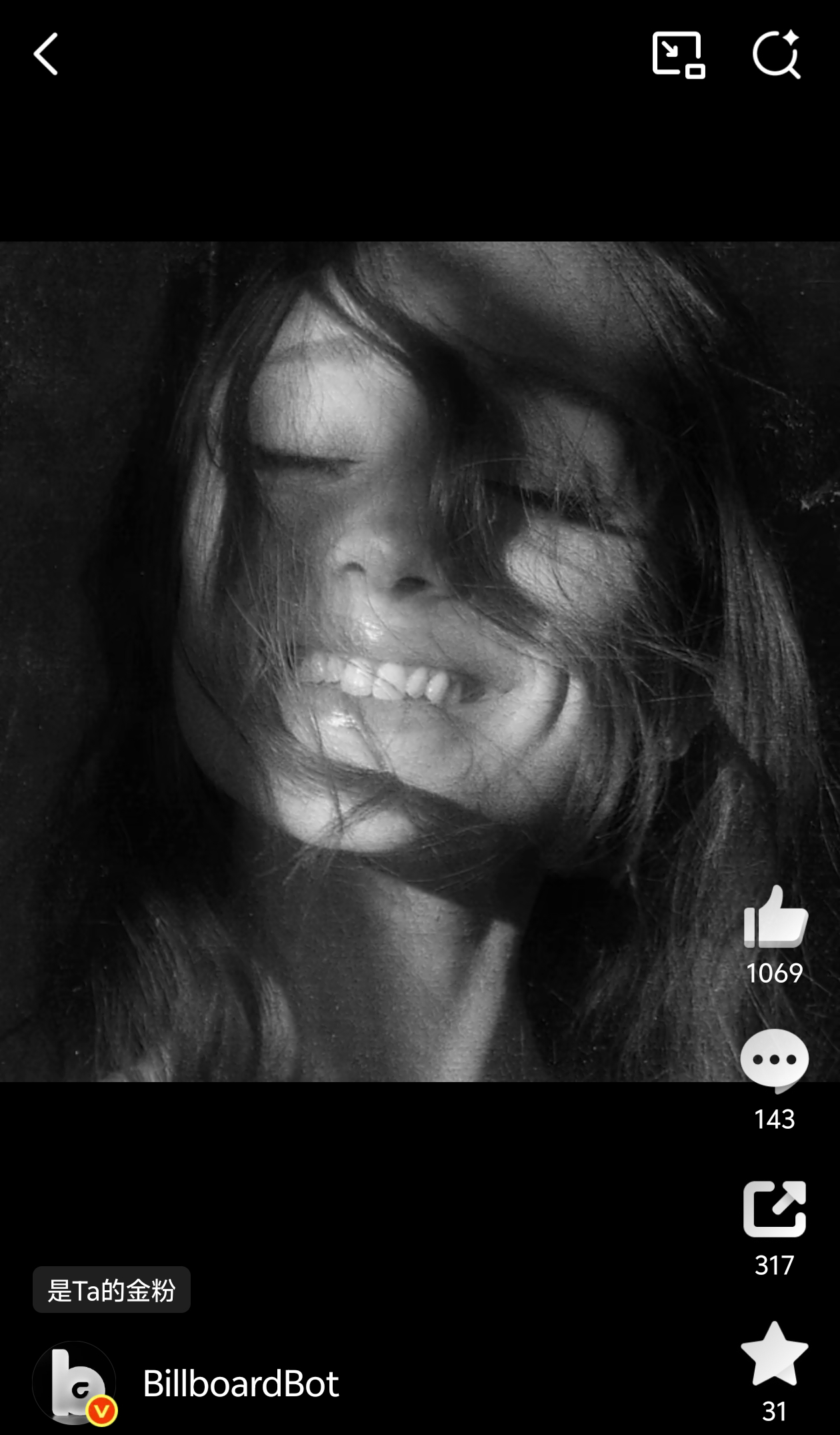 看到这个微笑祥林嫂封面就想笑 