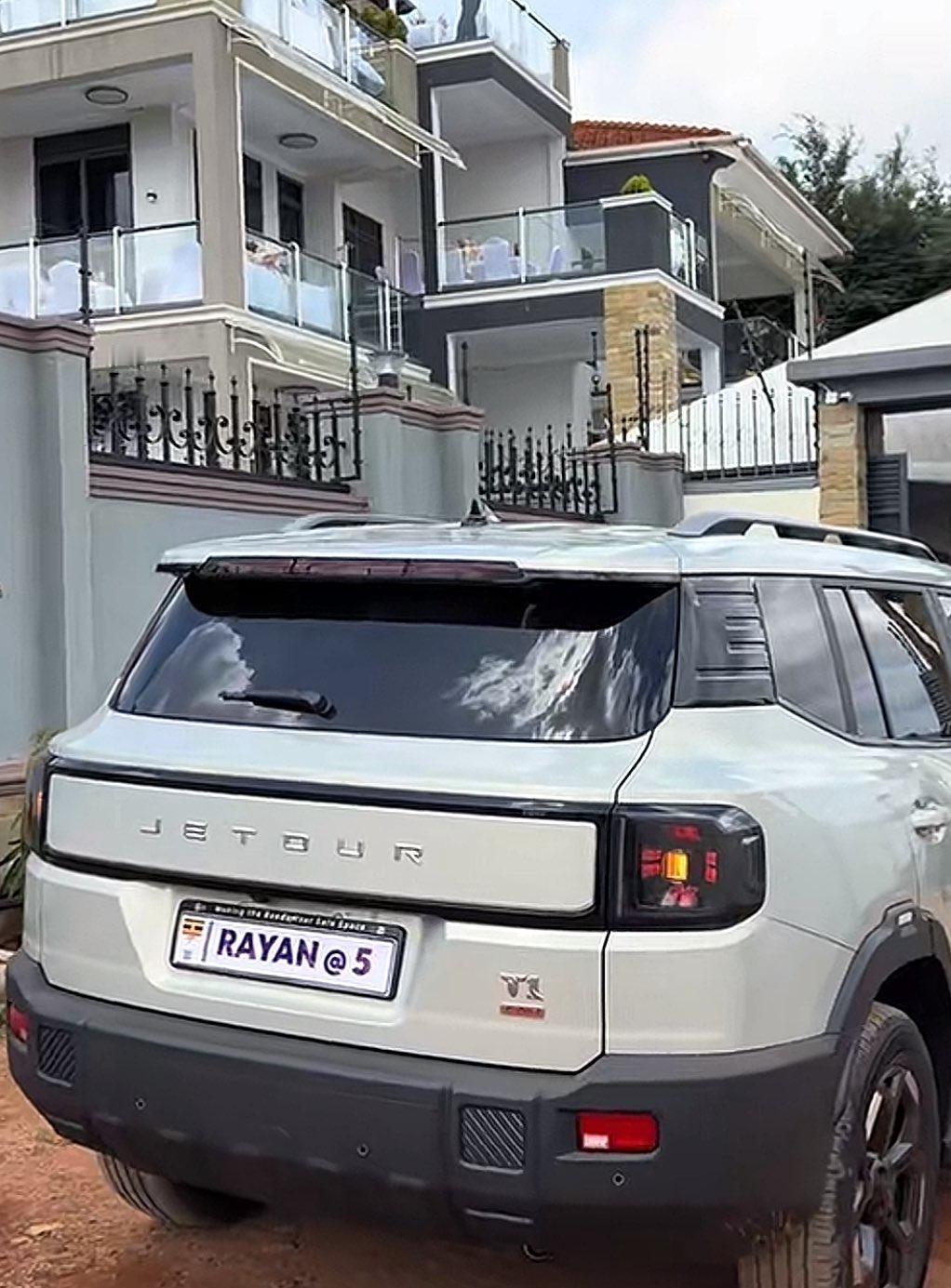 看车牌，猜国家系列
我相信我的粉丝们很快就能猜到正确答案[憨笑]
电车出海 大v