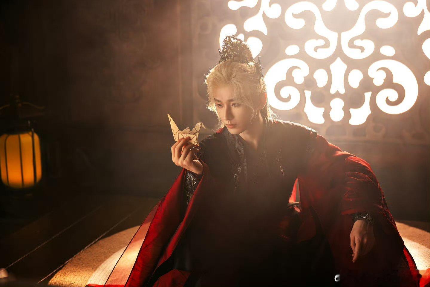 成毅长安二十四计cy成毅谢淮安成毅在演艺道路上不断乘风破浪，挑战自我。从默默无闻