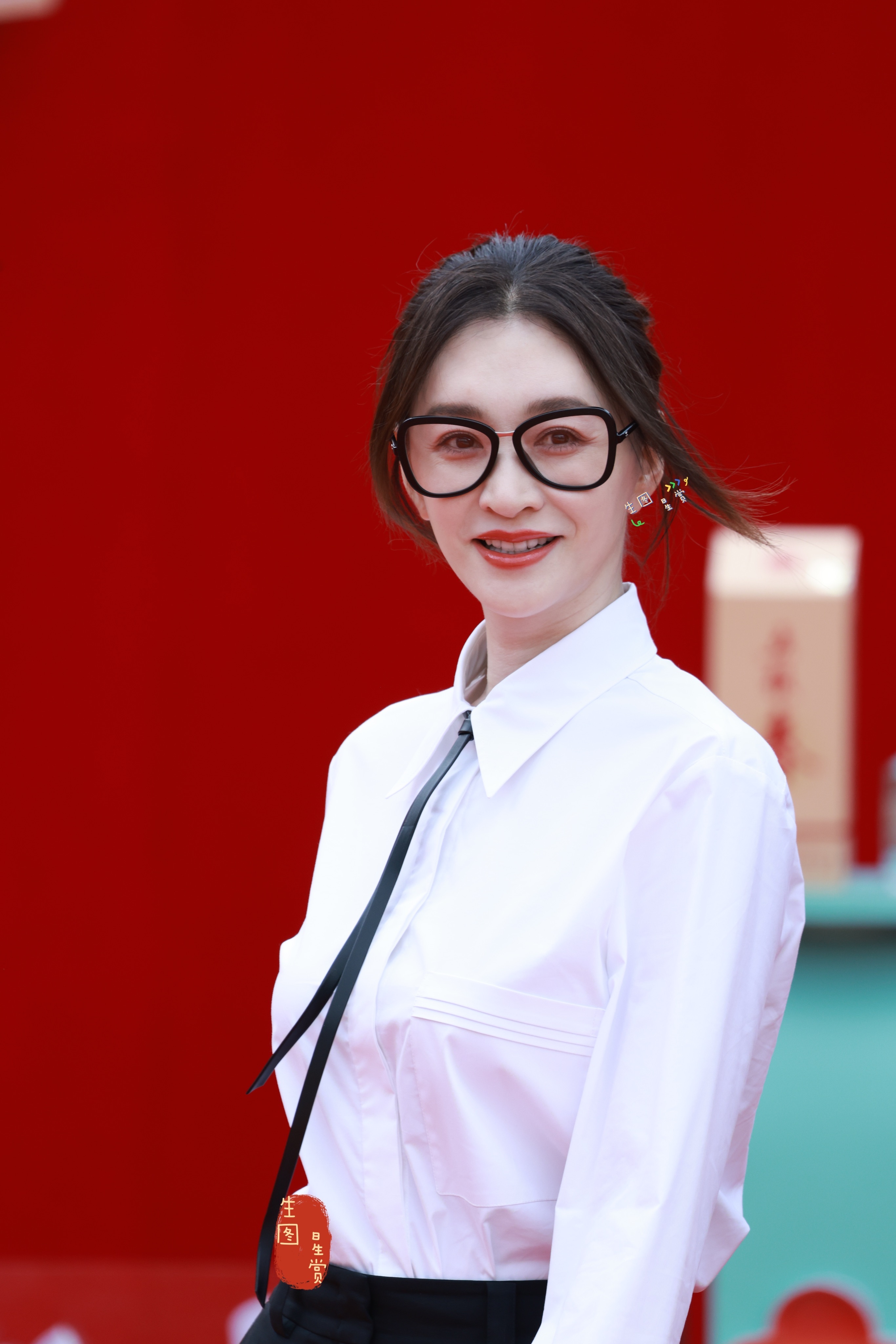 李小冉CMG电视剧盛典红毯生图高智感学姐已上线，黑白配眼前一亮cmg第四届中国电