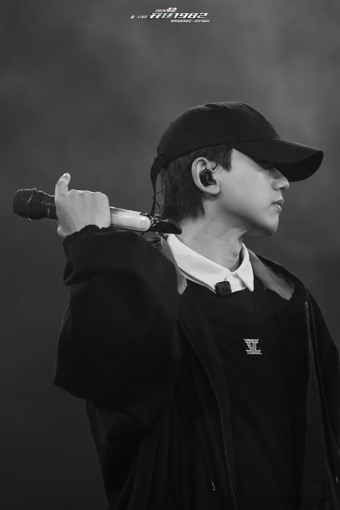 谁不想急头白脸看一次张杰演唱会舞台稳到离谱，惊喜多到犯规，张杰演唱会真的值得所有