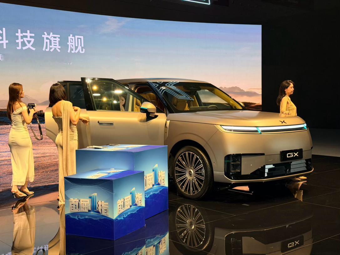 小鹏GX正式开启预售，39.98万起！你能直接拿下一套全栈线控底盘：线控转向+后