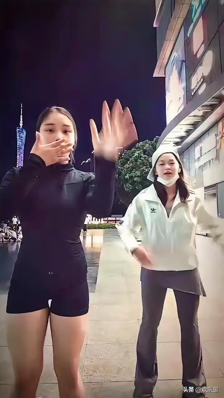 全红婵真的好起来了，各项身体、训练数据全线向好，身材也肉眼可见的苗条了。
 
最