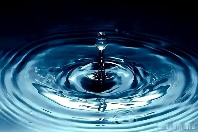 AI一年耗水230亿方以后不准说我浪费水资源了