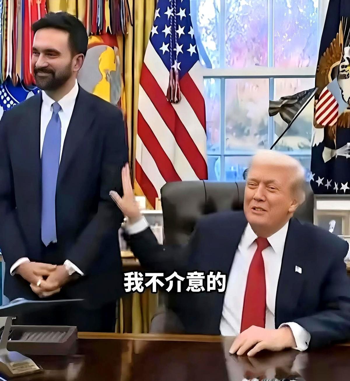 记者当着所有人的面，把话筒怼到纽约市长脸上：
“你是不是曾经公开说过，特朗普是个