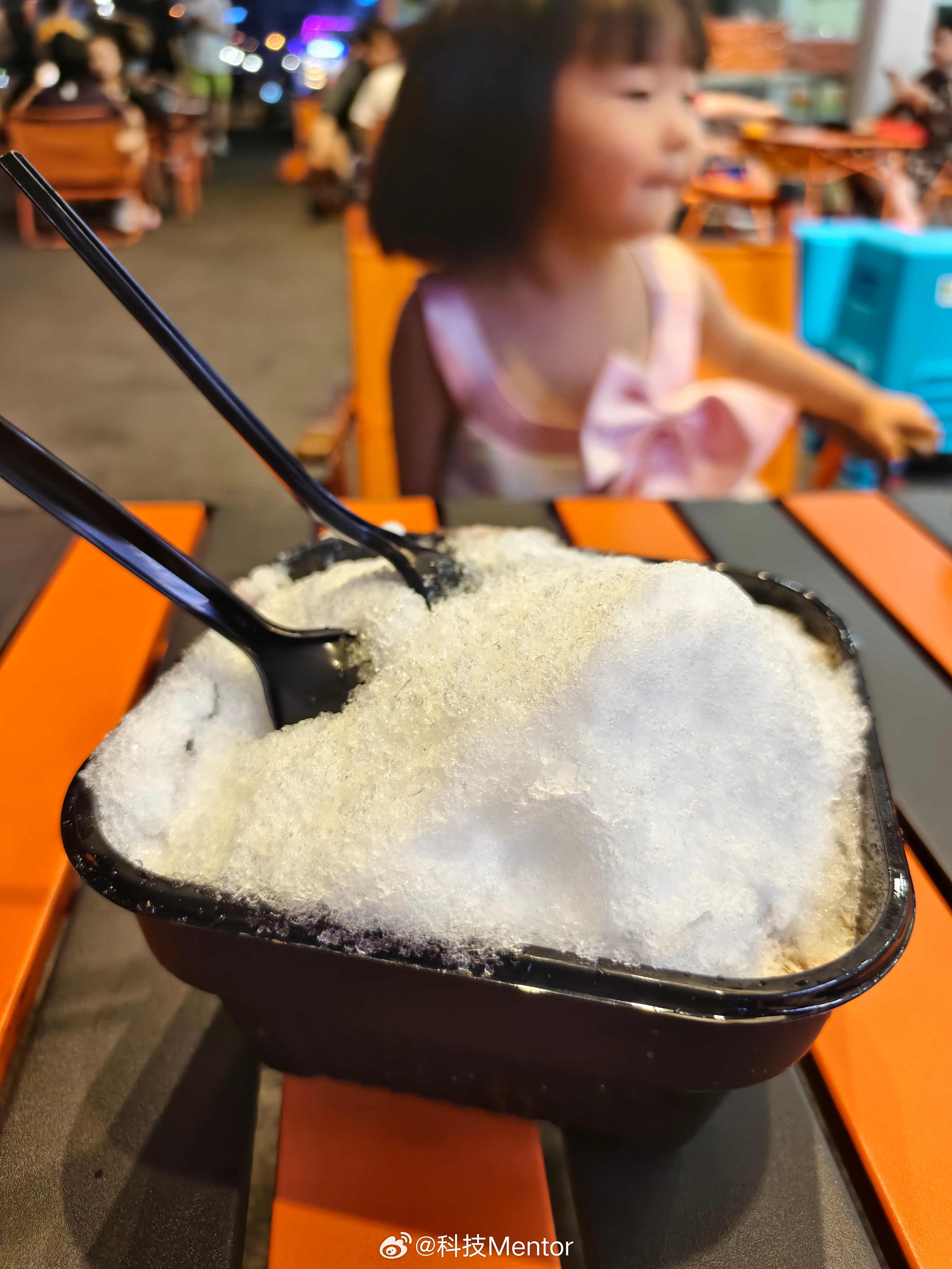 自从疫情后，就一直闷着头做内容，感觉离生活很远了，内容没做好，生活也没了，好久没