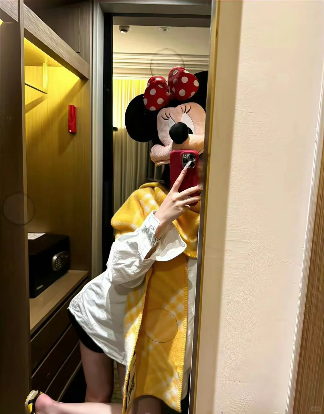 无论结不结婚 其实有钱才是真的快乐 而且是稳定的快乐 别老想着谈恋爱 ...