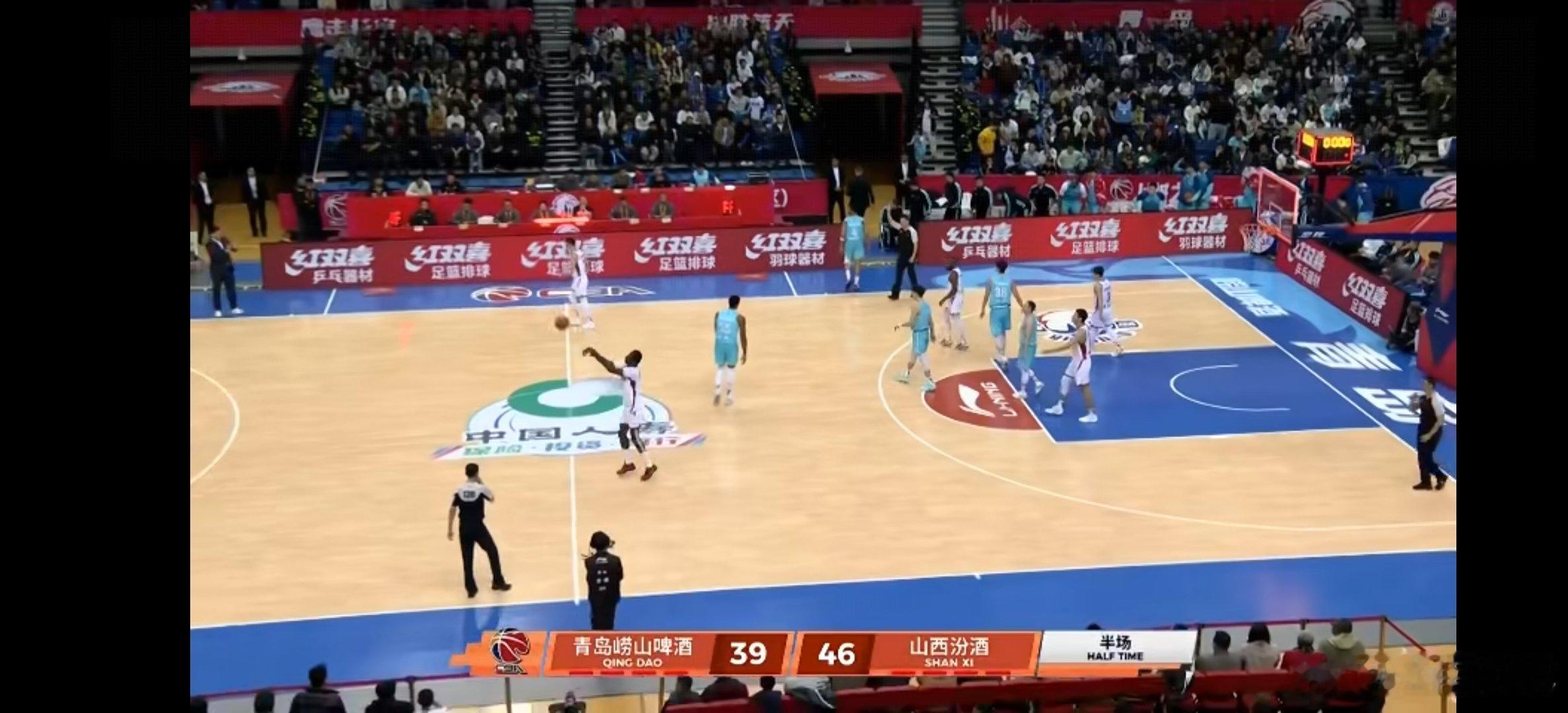 半场结束，山西汾酒男篮46-39青岛男篮。青岛男篮vs山西男篮cba
