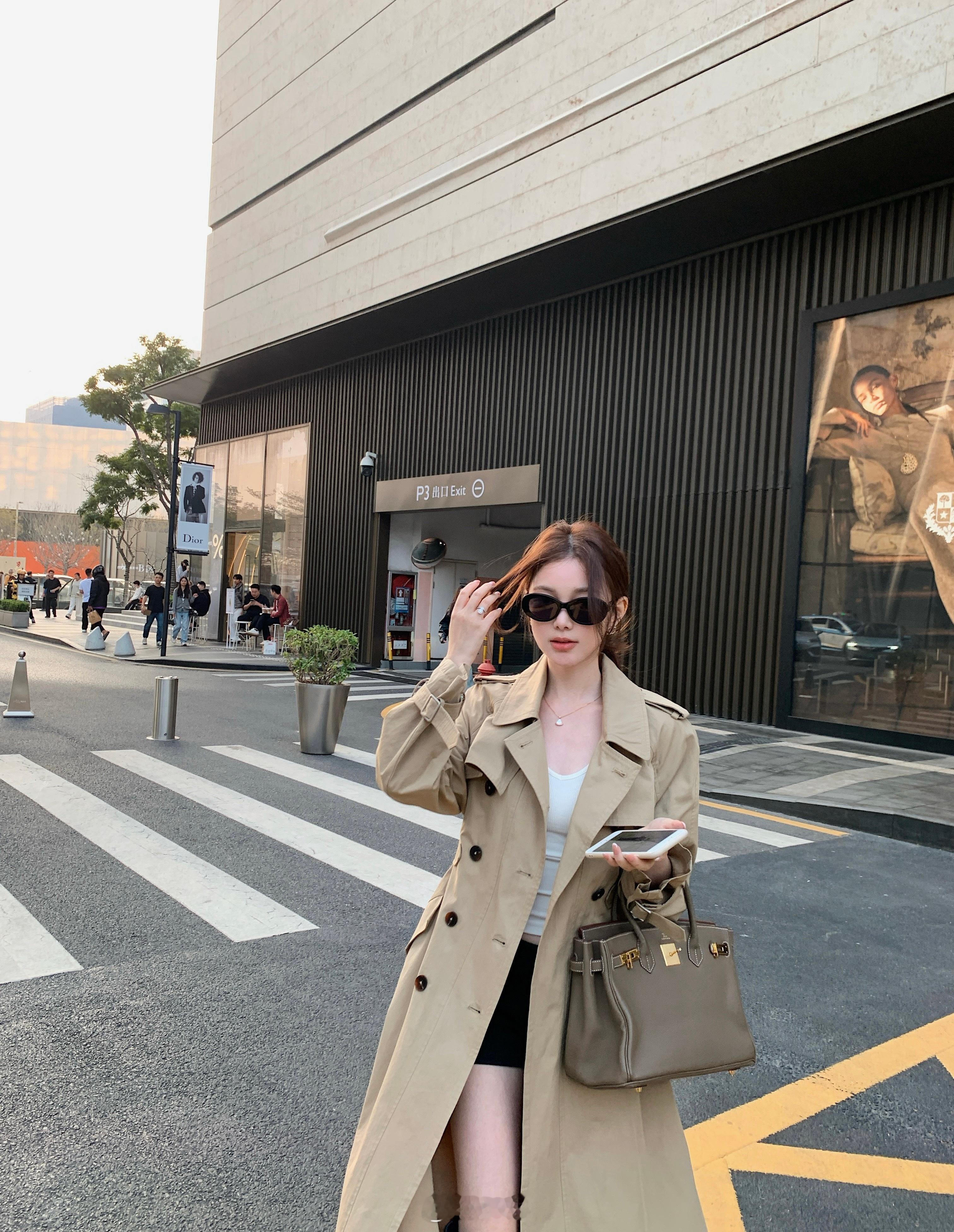 刷到一个好看的小姐姐还在用home键iPhone！ 