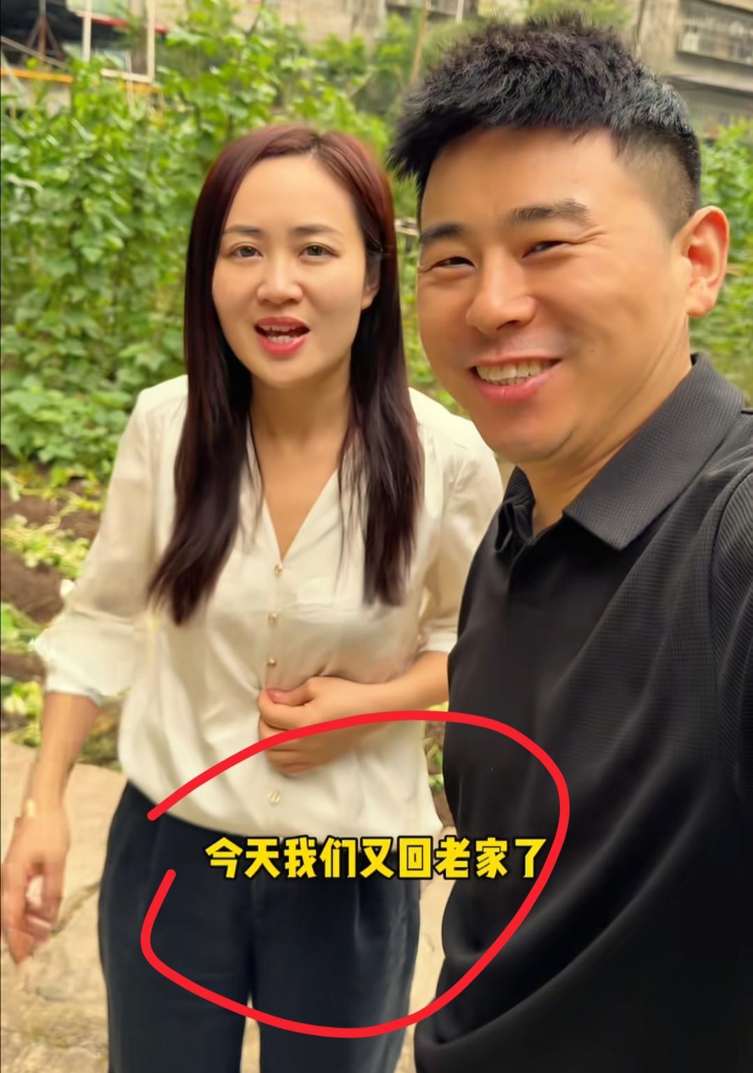  我预料到了超小厨宣汉五店会火
也预料到了网友会催分店
万万没想到，员工居然敢逼
