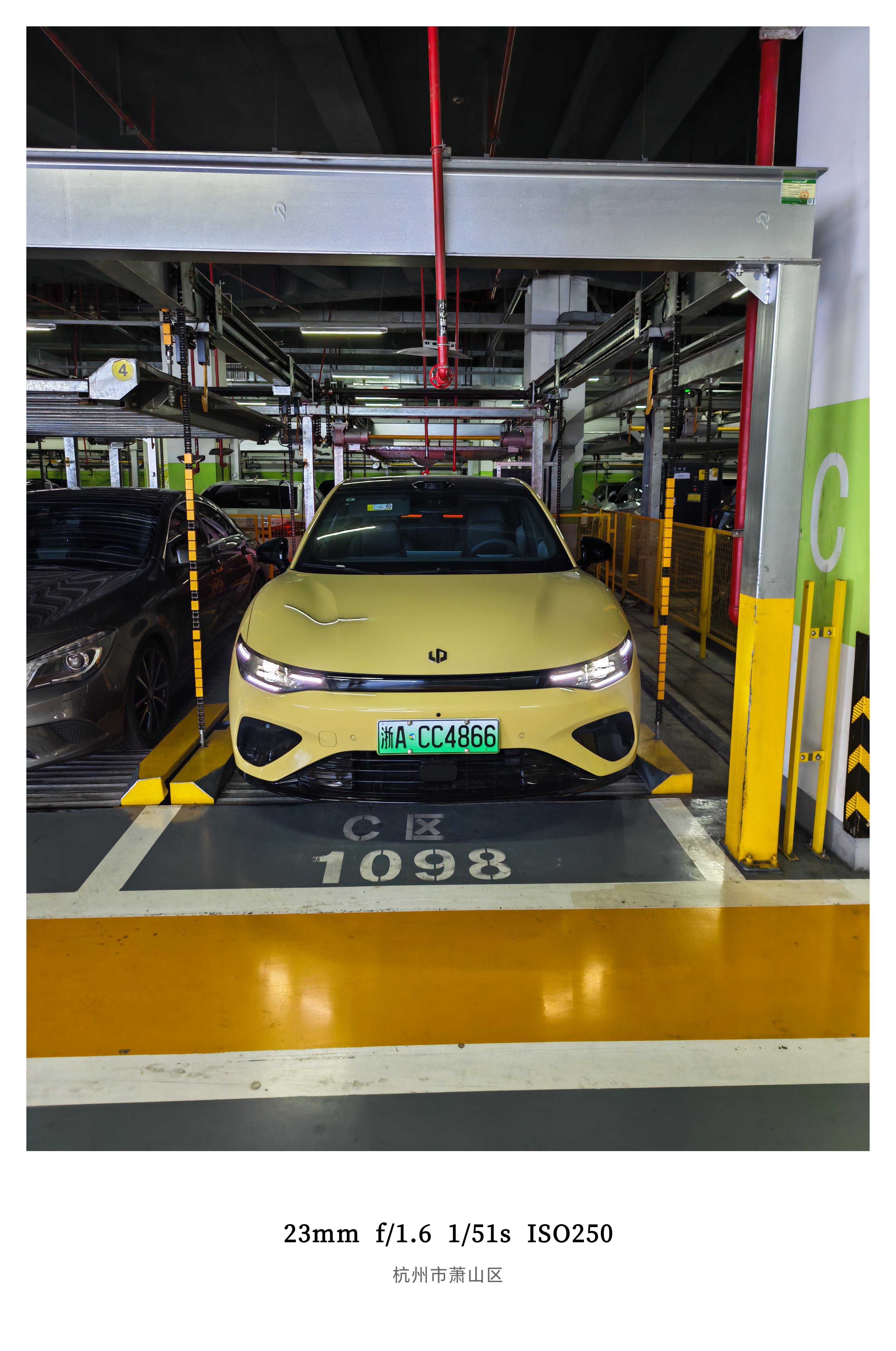 开lafa5出门终于敢挑战机械车位了可咱虽然车小 但是车宽1880也挺极限最主要