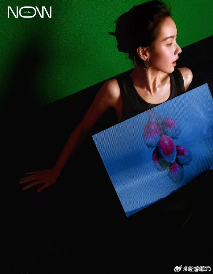 陈都灵黑皮谁懂啊陈都灵黑皮造型直接惊艳到我！彻底摆脱了以往清冷小白花的标签，黑皮