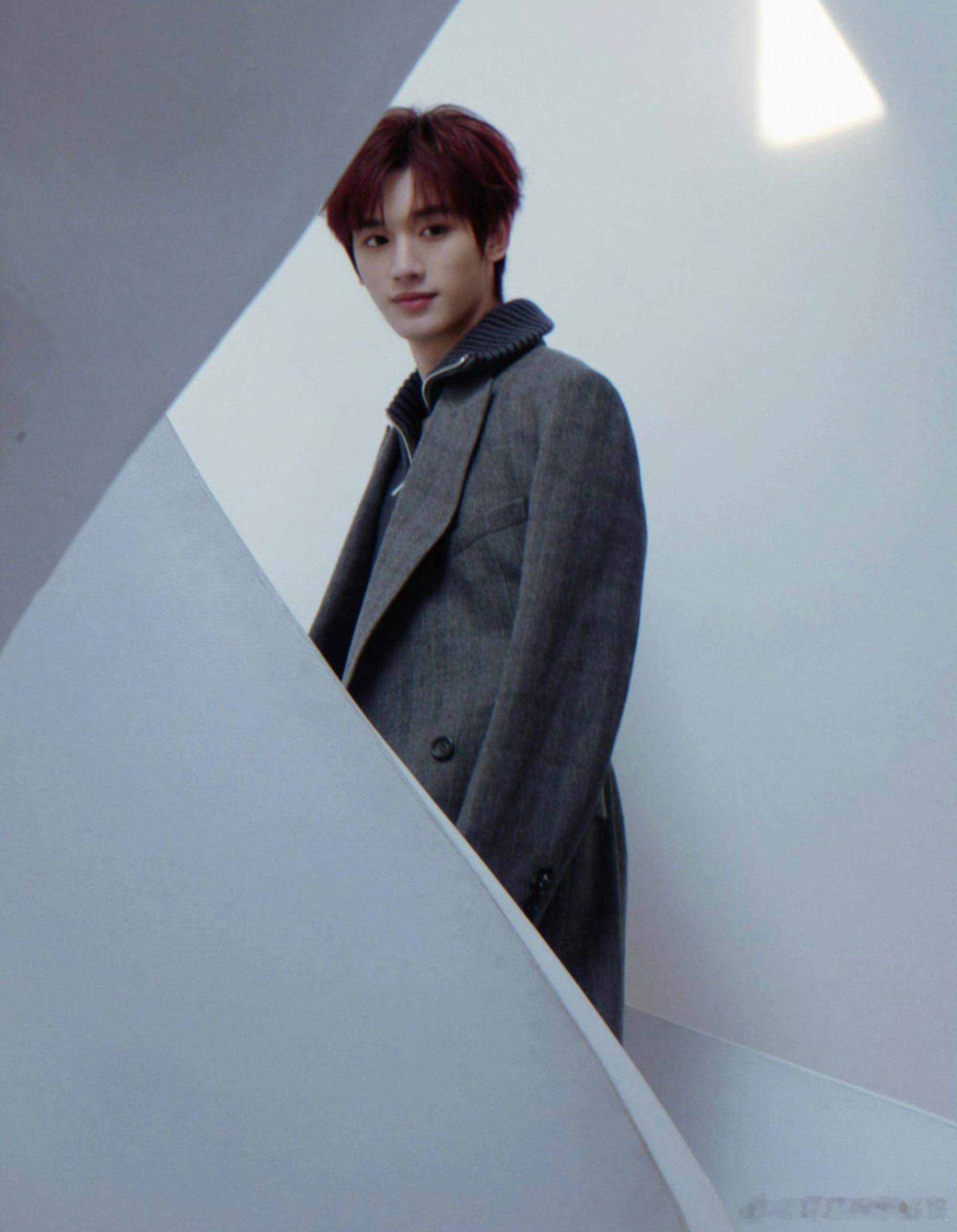 24岁，不负热爱，不负期待，丁程鑫本命年快乐，未来可期丁程鑫24岁本命年生日贺峻