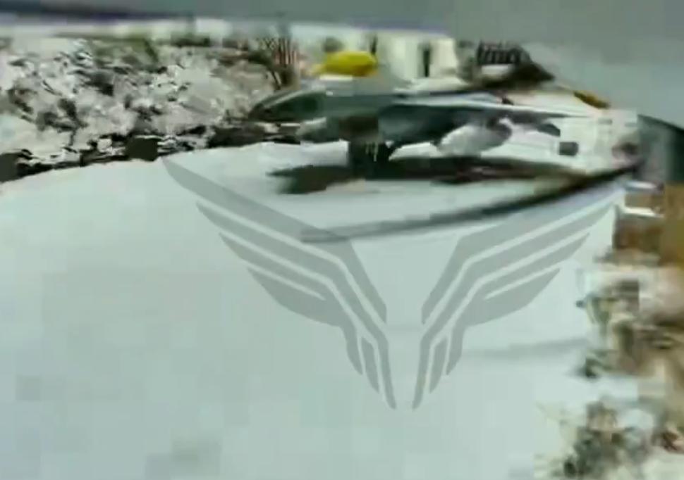 俄军先下手为强，俄军无人机操作手疯狂了，在乌军纳托沃机场发现，那边停着1架F-1