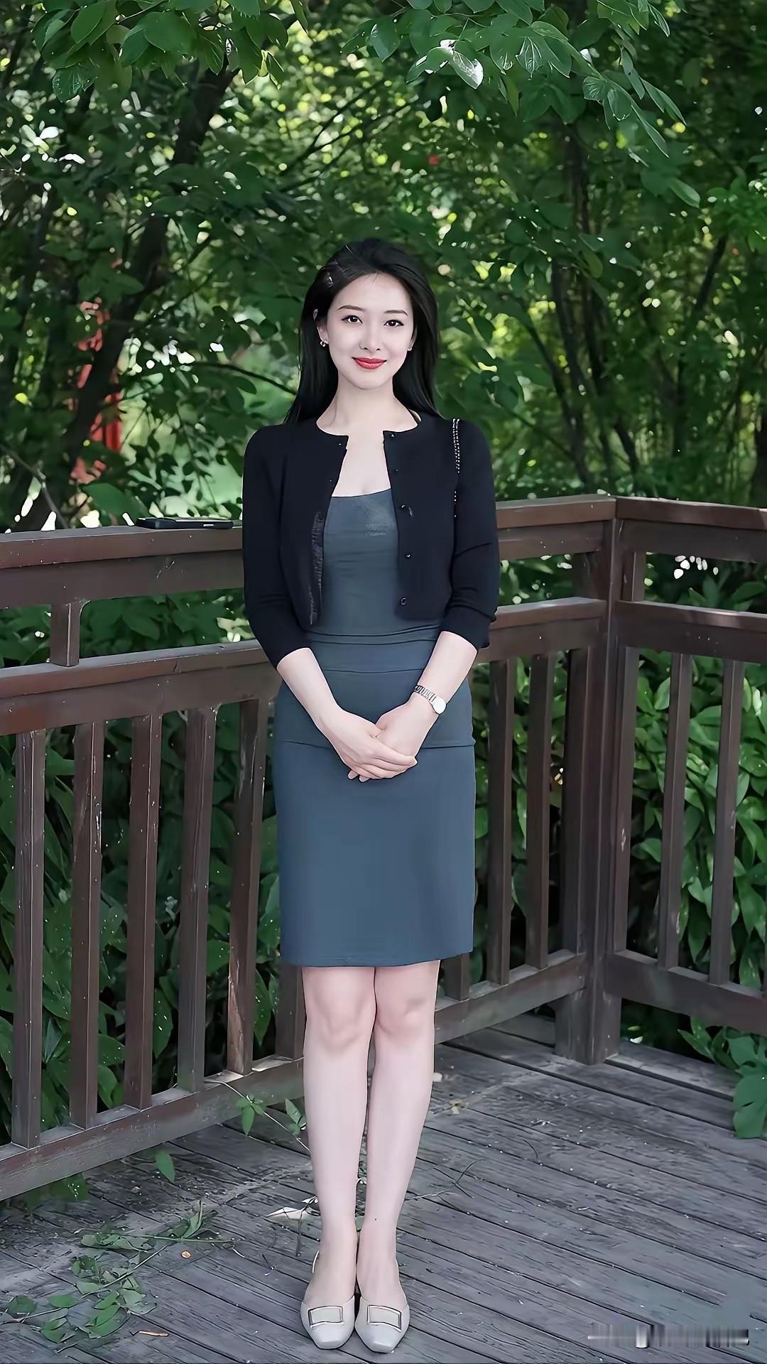 以你的判断，她今年多大了？