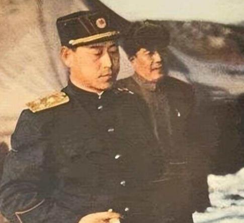 [微风]朝鲜名将方虎山，不听劝将3000日俘踹下冰河。他说，我愿背上骂名。194