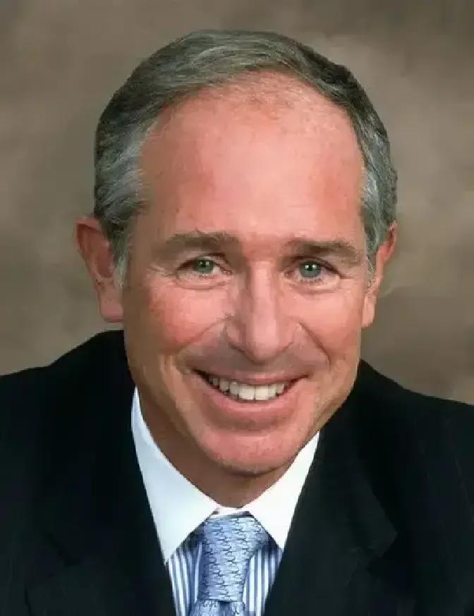 别只被大字带跑偏，最近美国又拿稀土说事，甚至有官员放话“不给卖就把几十万留学生赶