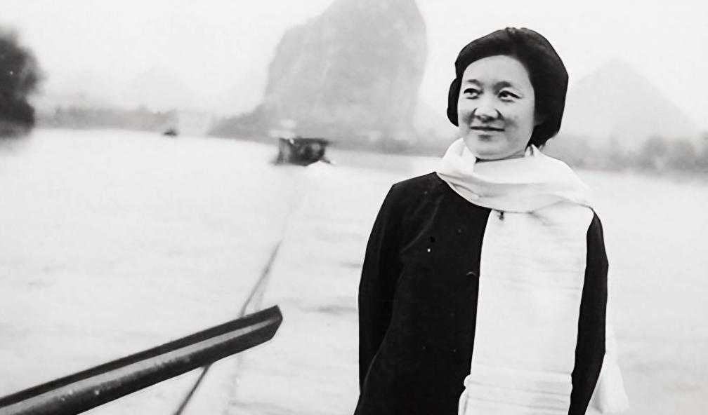 1972年毛主席在周总理和乔冠华面前批评章含之，说她没有出息，这是怎么回事？
1
