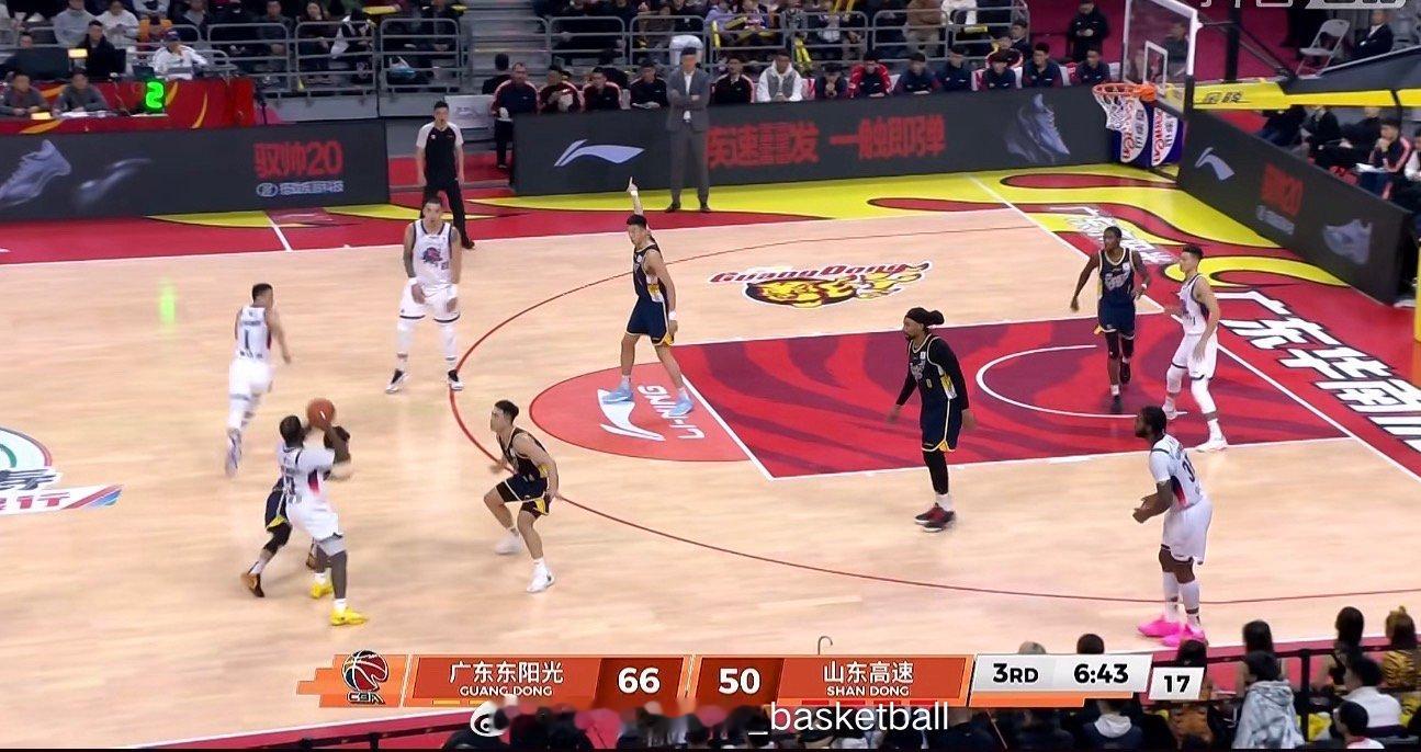 山东太顽强了，8分钟抹平16分分差 