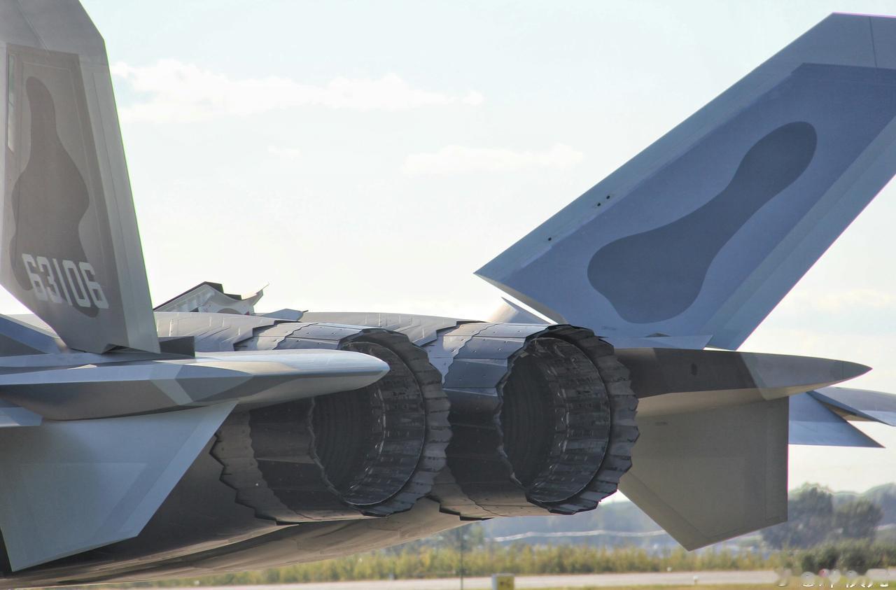 【2025年度大国重器影像盘点之歼-20的“性感菊花”】微盘点微博十大热门兵器海