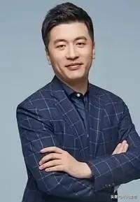 现在最扎心的，应该就是张雪峰公司的员工了吧。
旁人只看到峰学蔚来的神仙待遇，只有