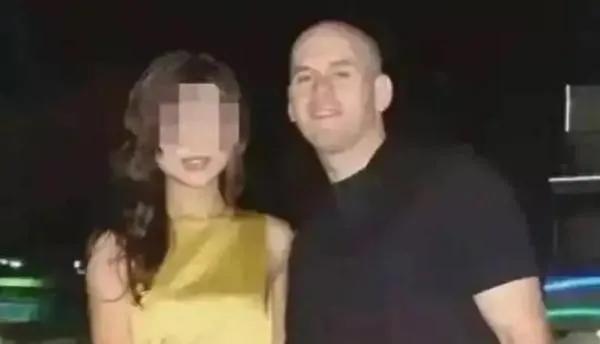 一位美国健身教练曾公开炫耀他在中国睡了1242个中国女孩，还说“睡她们太容易了”