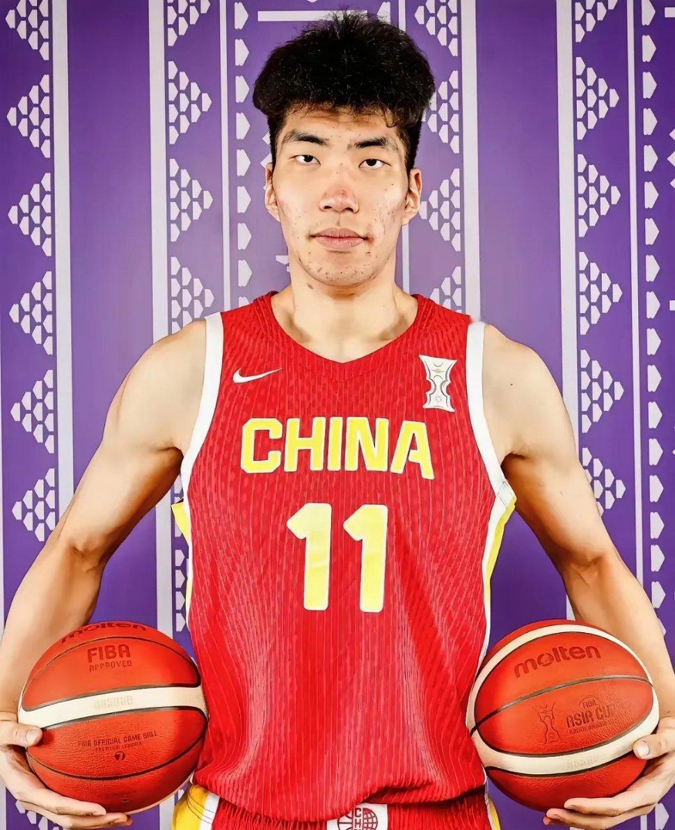 中国男篮14日大概率和韩国打，郭士强最担心的是俞嘉豪，中锋就胡金秋一个人打就得累