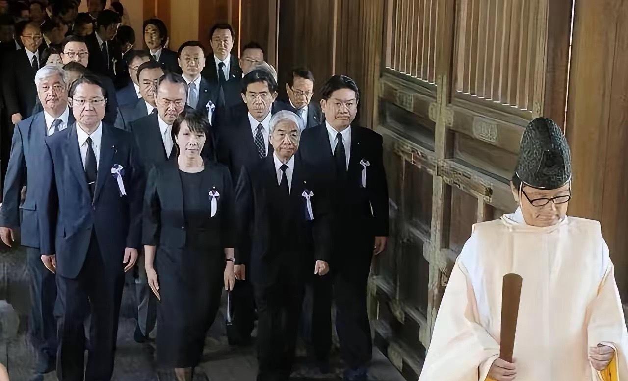 不要再去说高市早苗的不当言论，要求她道歉和收回。不要再去说美国扣押了油轮，特朗普