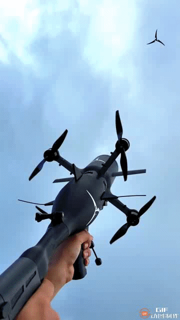 土耳其制造的HUNTER无人机拦截器，配备500克弹头，能达到320公里/时的最