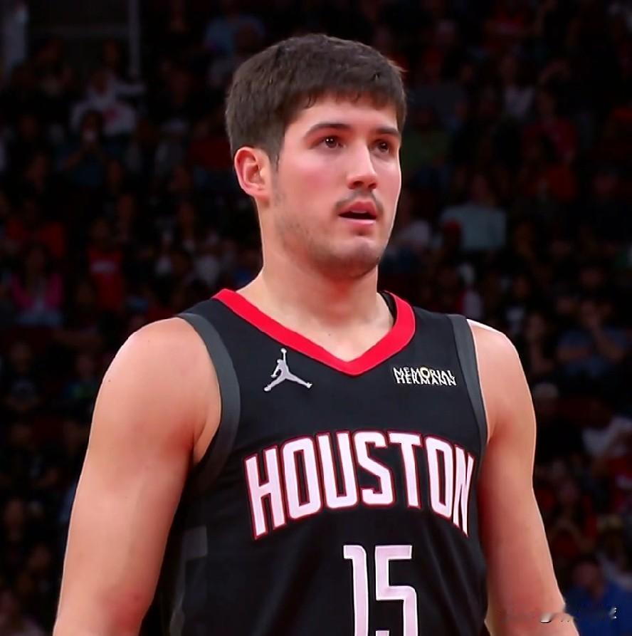 同样是2024年的选秀前三顺位！！！
状元被榜眼和探花逐渐拉开了差距！！
里萨谢