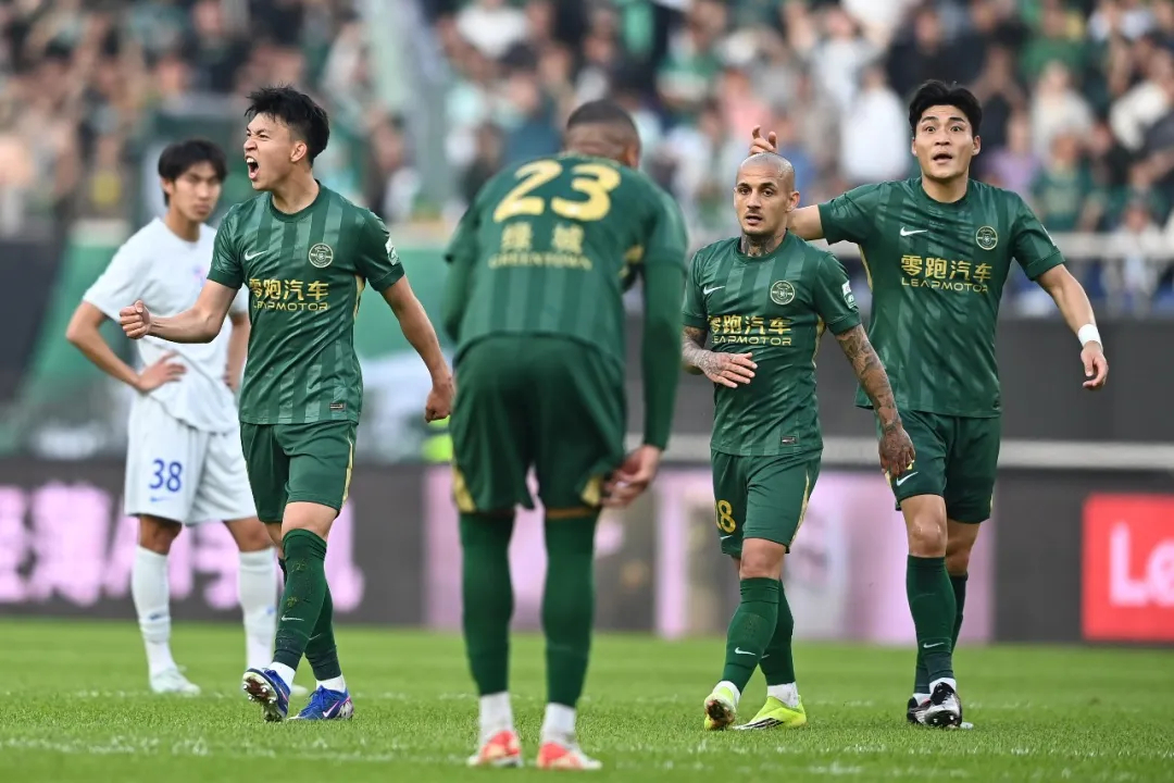 中国足球英豪丨王钰栋3场比赛3球1助，共计代表浙江队出场60次打进16球助攻8次