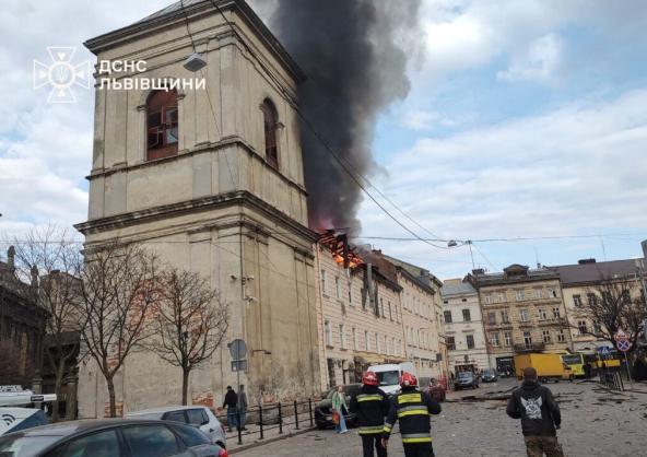 图文：俄对乌发动最大规模无人机和导弹攻击  一位探视分娩妻子的士兵和及其女儿丧生