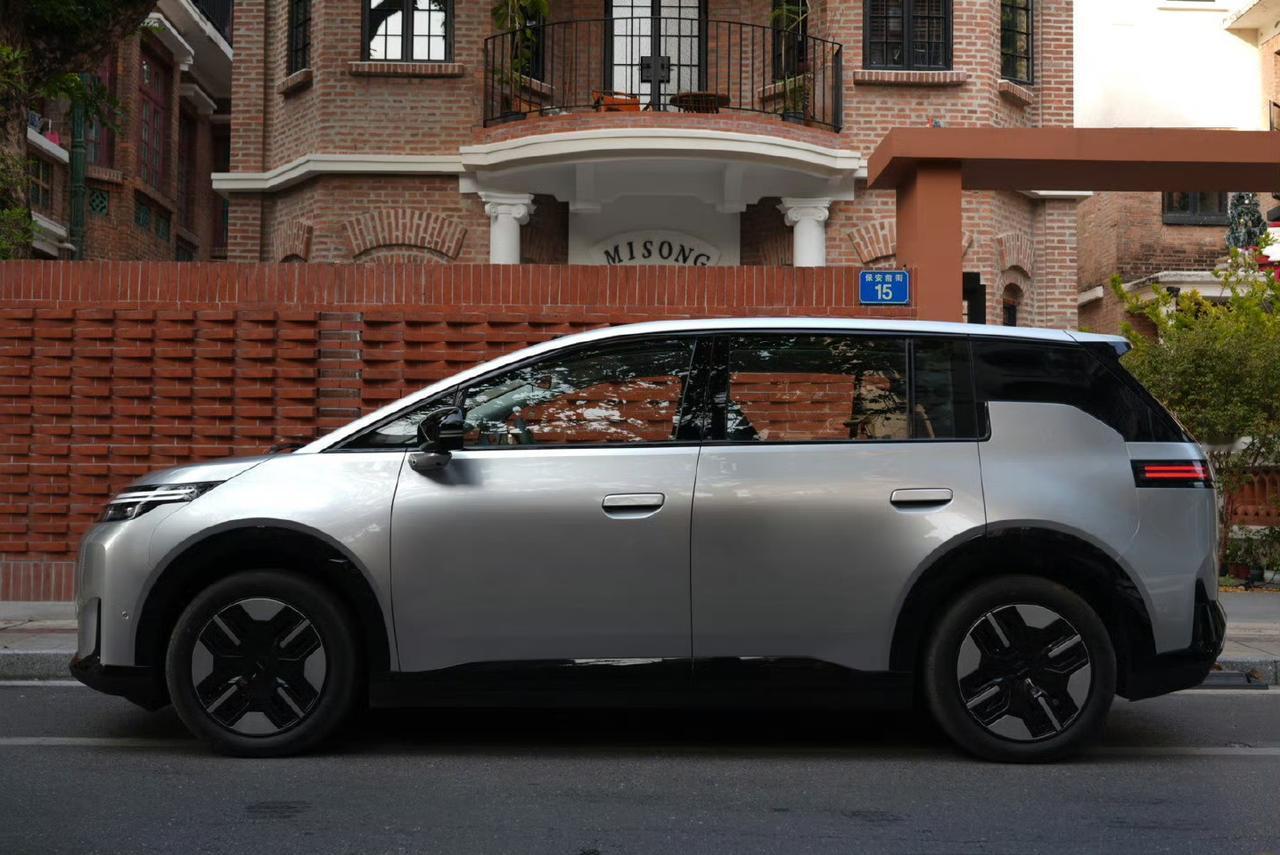 宝马 i8 设计大师 Benoit Jacob，解锁埃安 N60 车型的设计！