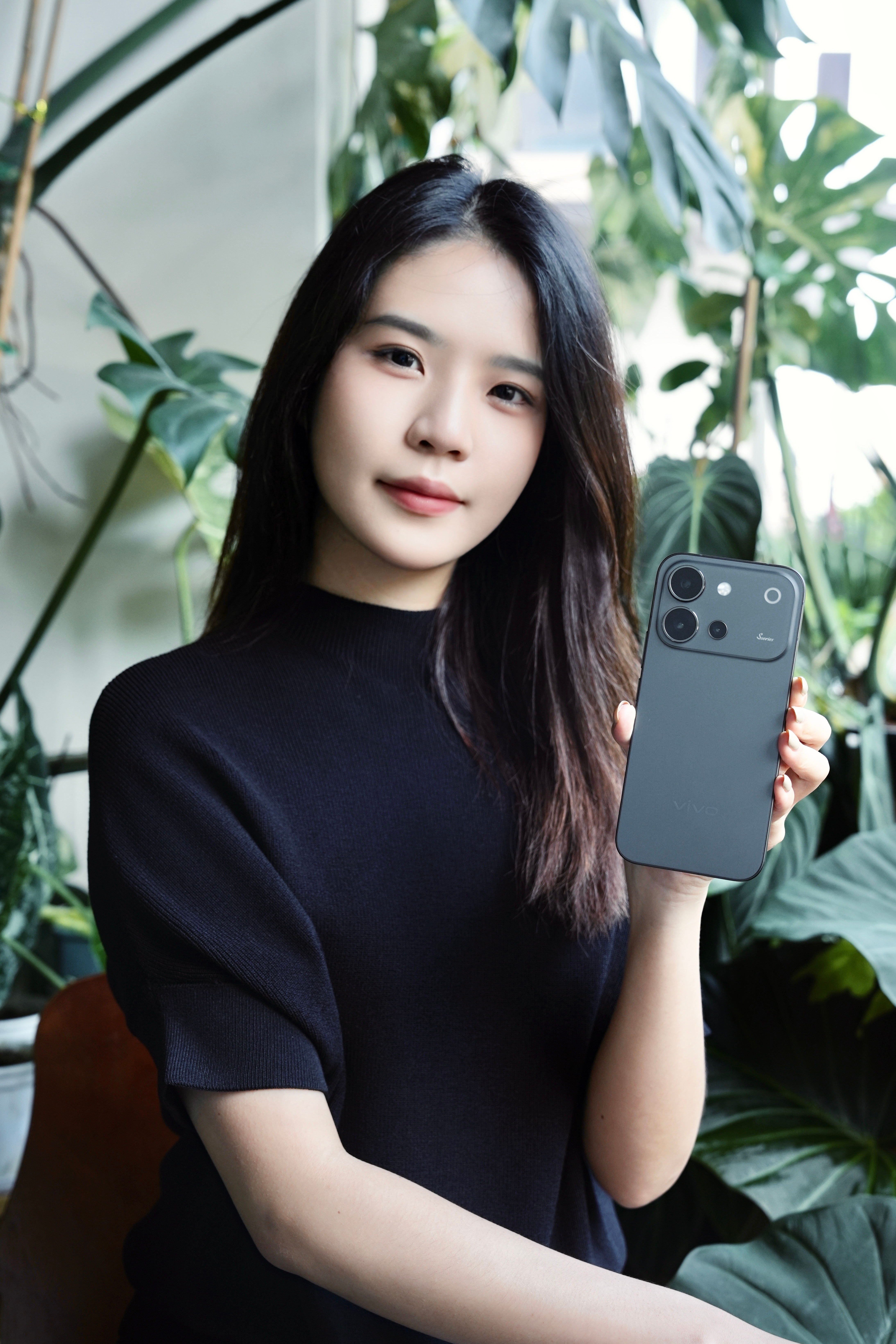 忍不住来晒晒我的新手机vivo S60！实物真的好好看，摸起来质感很舒服，随手拍