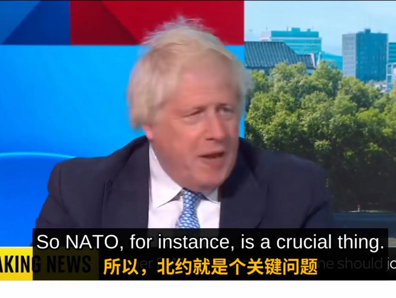 罪魁祸首还在指手画脚
导致俄乌冲突持续不停的英国前首相约翰逊，在做访谈时仍然在卖