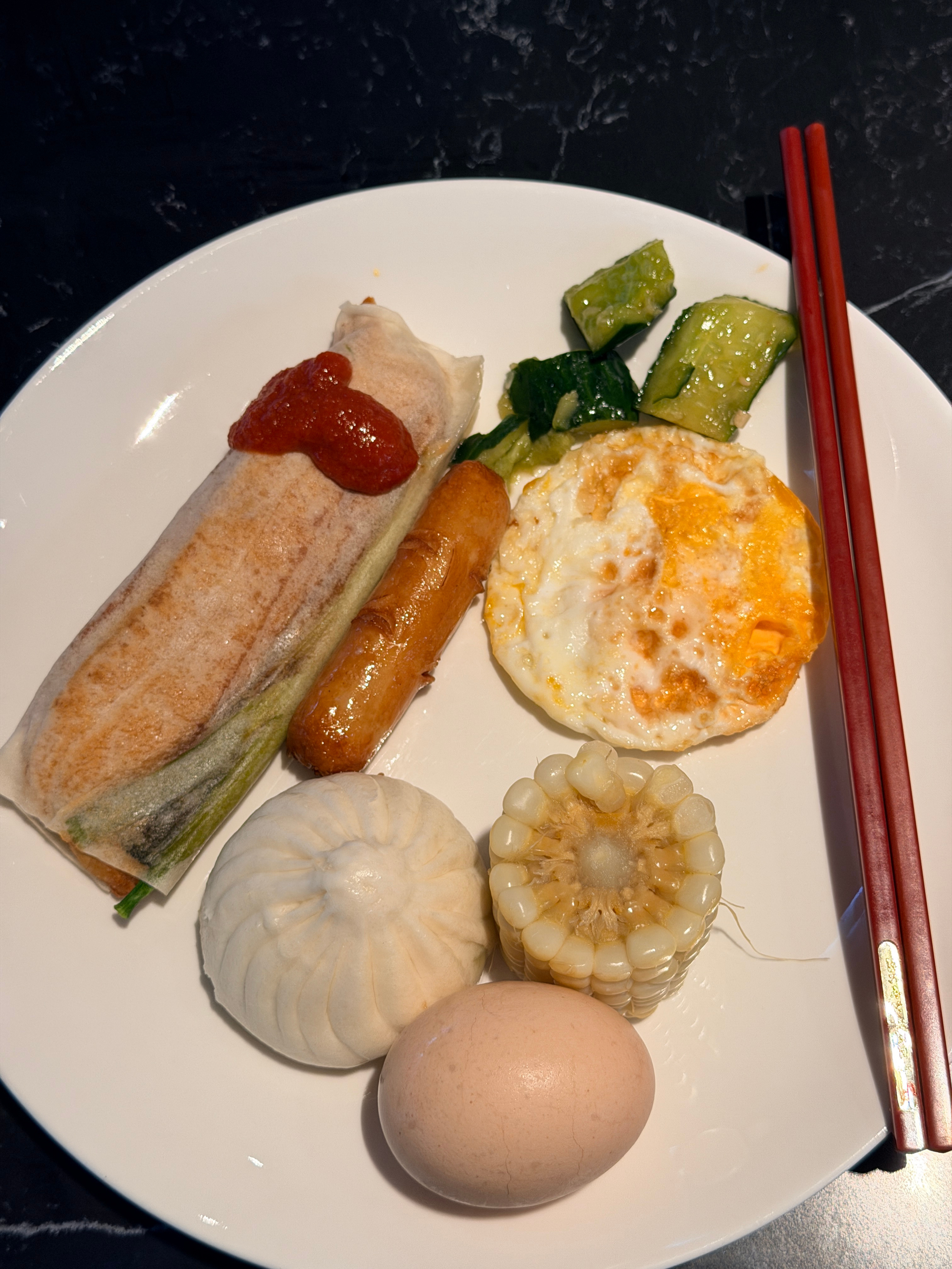 都卡点到机场竟然延误了顺其自然安心的在休息室吃个饭～🥣 ​​​