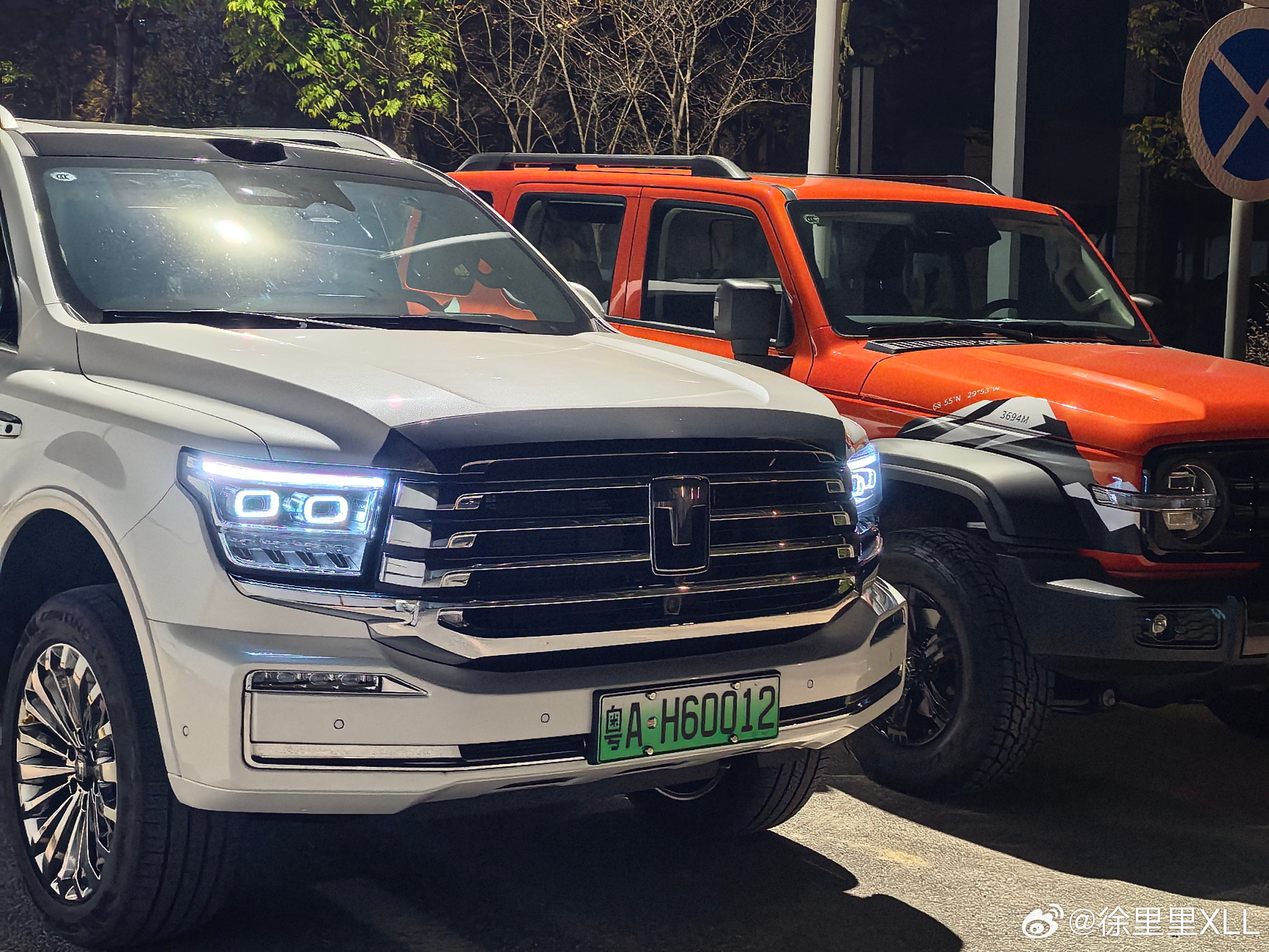 我这台坦克500是个插混。但是Hi4-Z这套插混和普通的插混不一样，他多了一套行