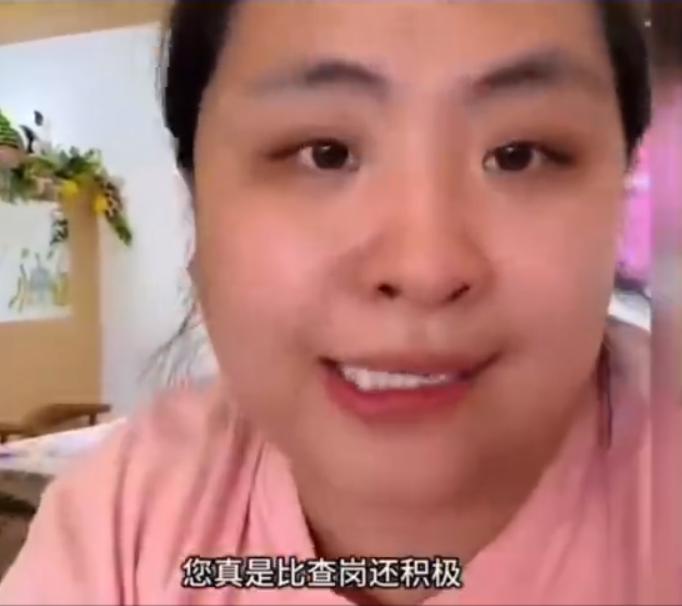 月捐人断捐后，慈善基金会应不应该催捐？
一女子发视频吐槽，自己原先一直通过“月捐