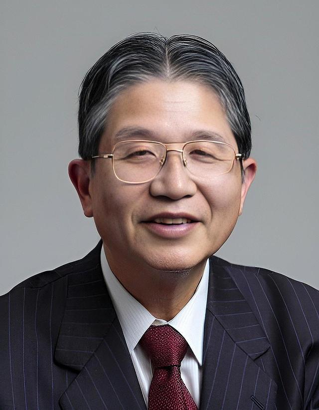 “虽然我来自日本，但更愿意在中国搞科研！”2021年，日本顶级科学家藤岛昭，带领