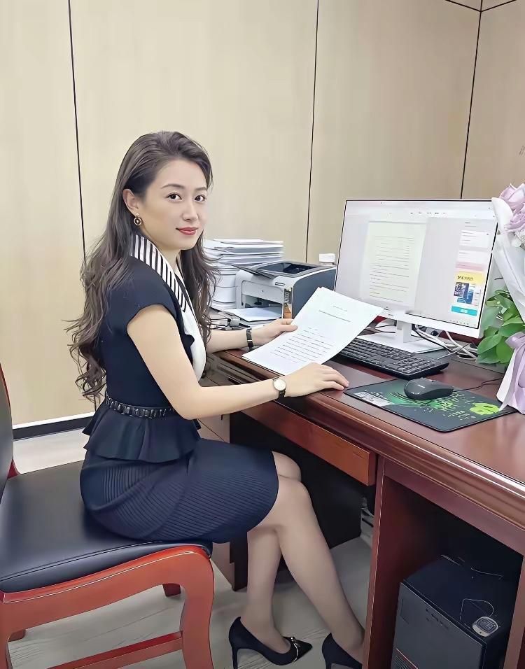 这位女士如果在体制内工作的话，属于什么级别领导