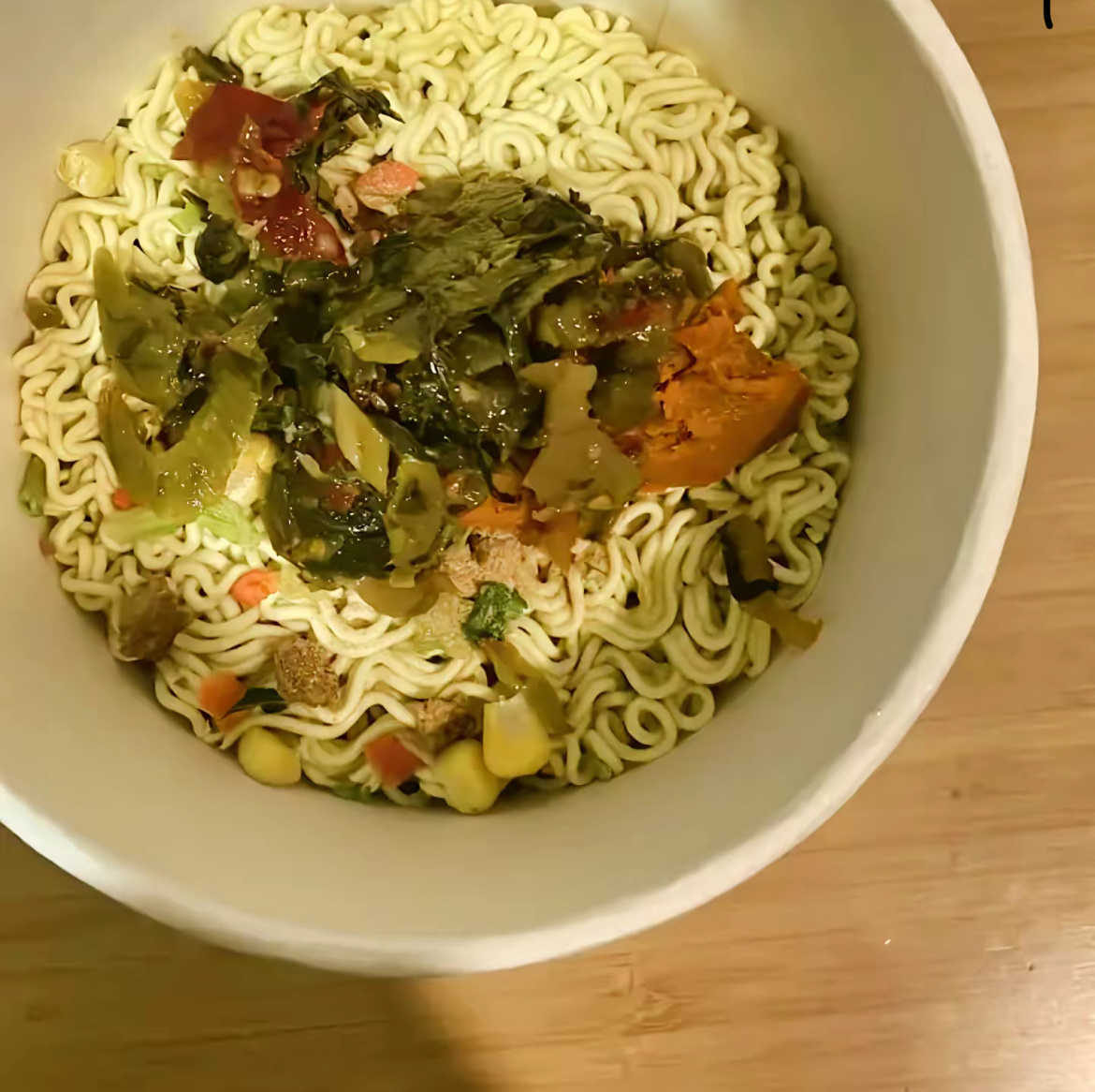 老坛酸菜 脚踩每次被爆出来！还是偷偷买  老坛酸菜你就这样辜负我吧！我还会吃的