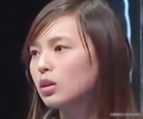 23岁的女孩在结婚前夕，选择拒绝消失20年生母送来的300万婚房，坚持认定环卫工