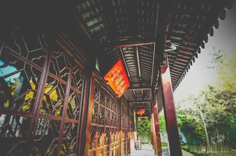 世界上最开心的两句话，解开无数人的心结

人生在世，谁都希望万事顺意，但世事总是