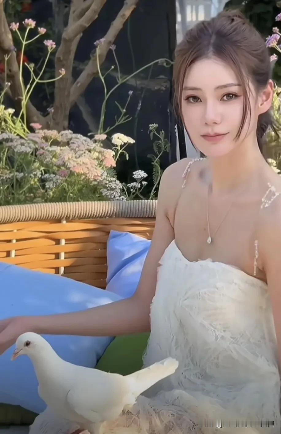 马筱梅嫌玥儿补习费2000贵这个事情，引发了网友热议！

马最新回应说，“可不是